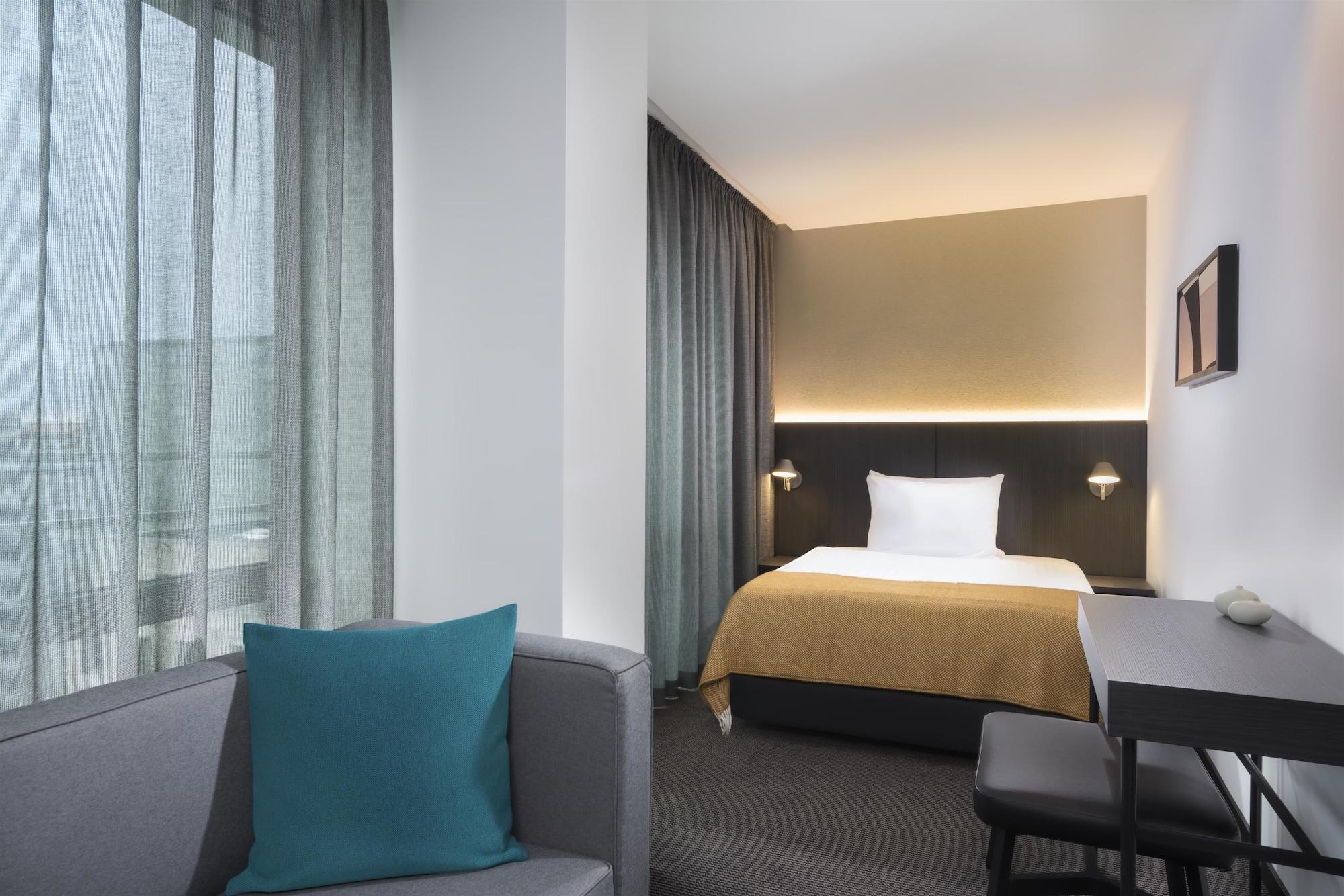 Adina Hotel 4*