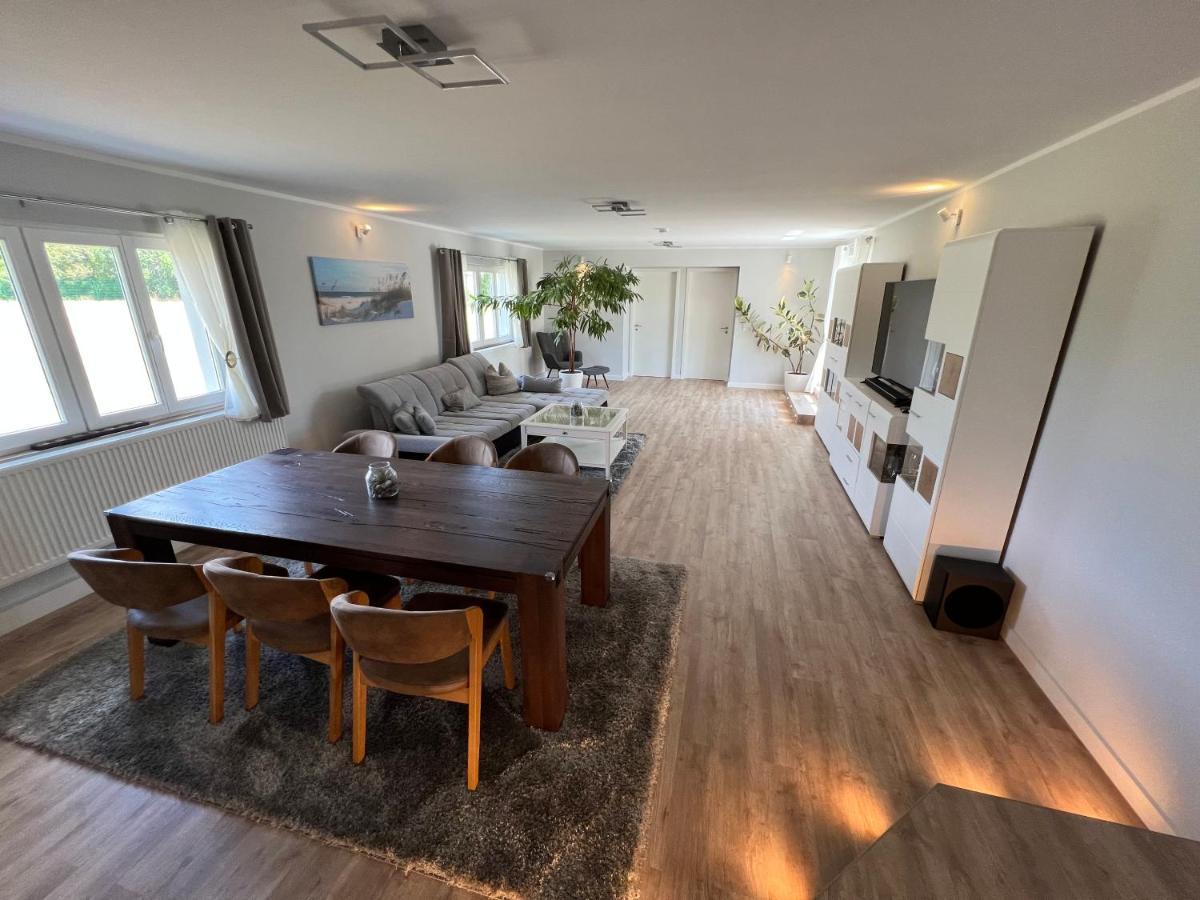 4 Schlafzimmer 8 Personen Parkplatz Grundstueck Garten Holiday home *