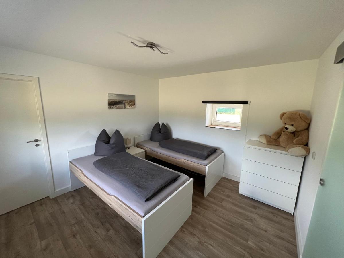 Holiday home 4 Schlafzimmer 8 Personen Parkplatz Grundstueck Garten
