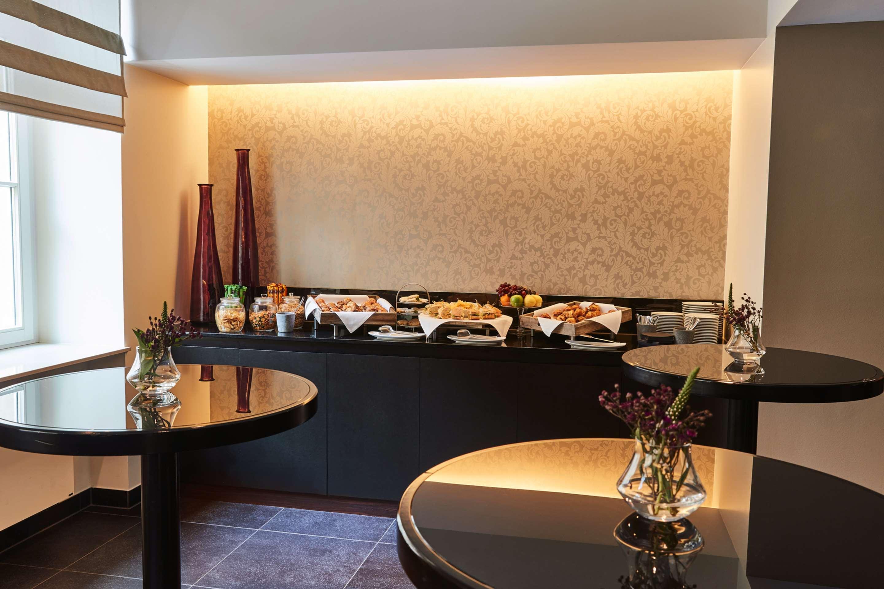 Steigenberger Grandhotel Handelshof Hotel 5*