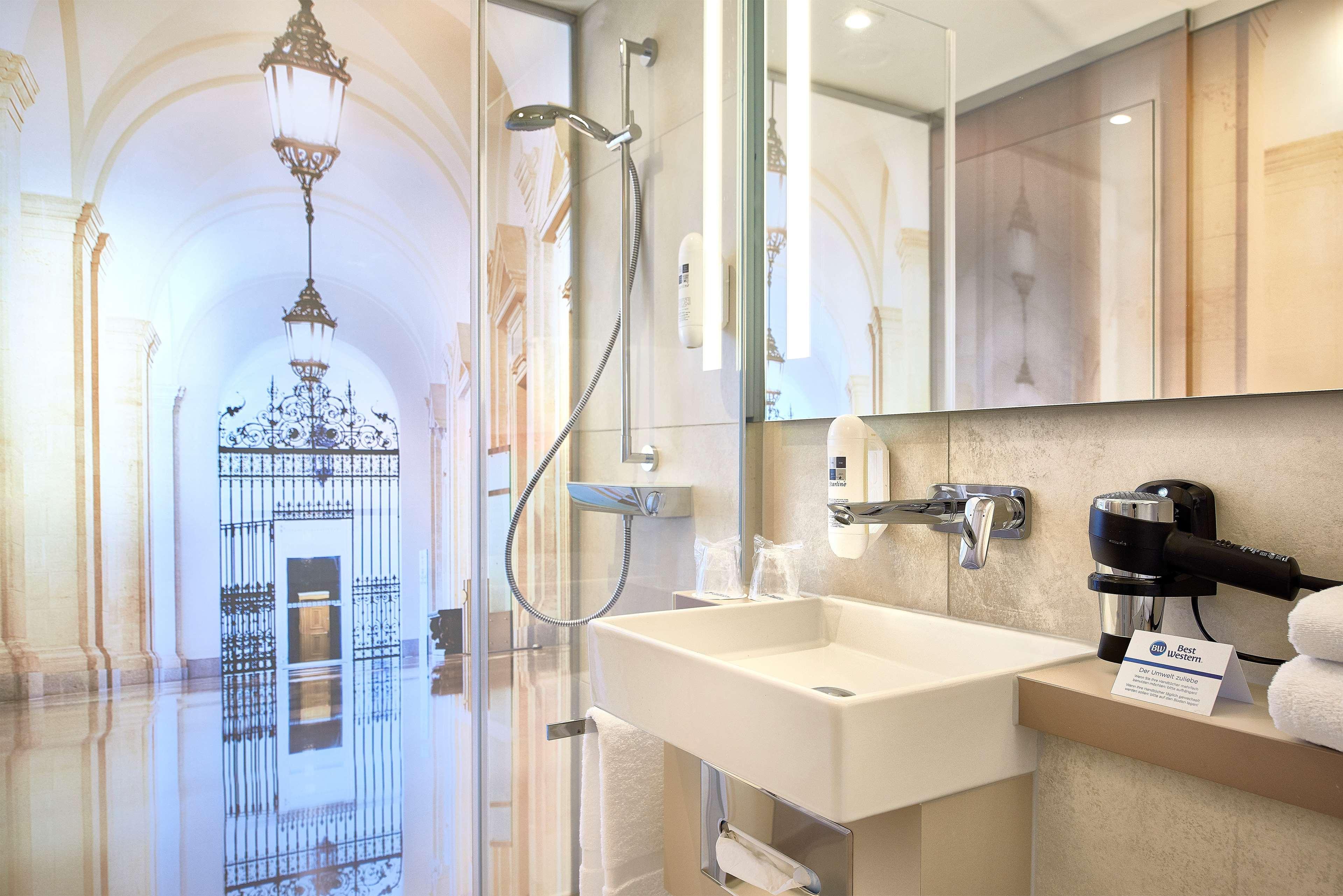 Hotel Western Centre 4*