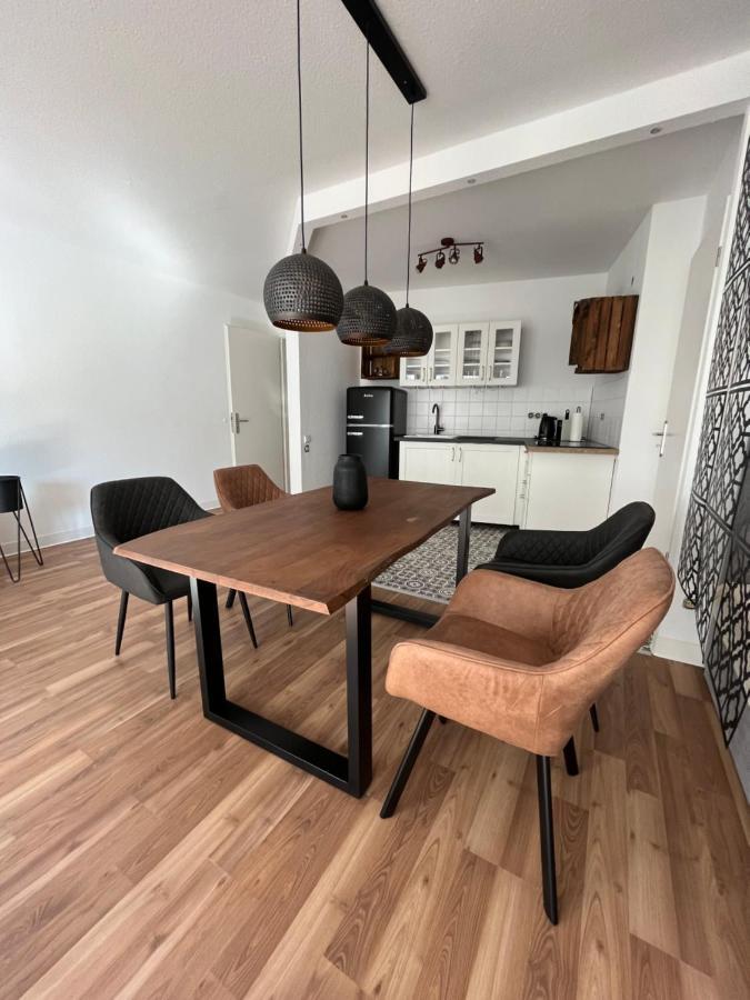 Schoene, Neu Sanierte Unterkunft In Belebter Region Appartement *