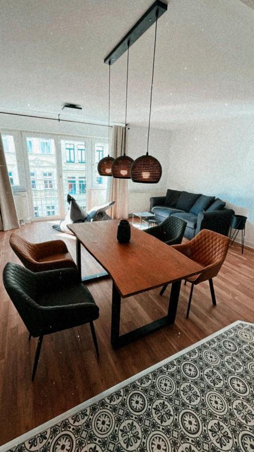 Schoene, Neu Sanierte Unterkunft In Belebter Region Appartement *