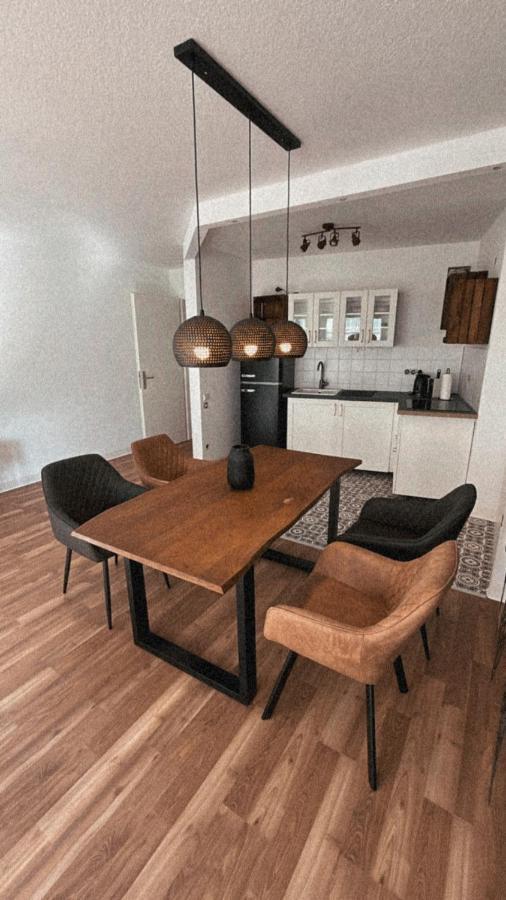Appartement Schoene, Neu Sanierte Unterkunft In Belebter Region *