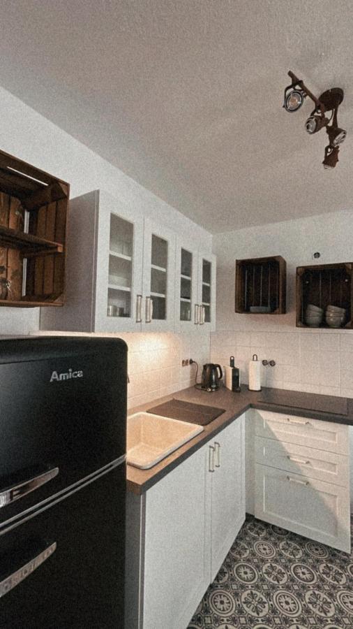 Schoene, Neu Sanierte Unterkunft In Belebter Region Appartement