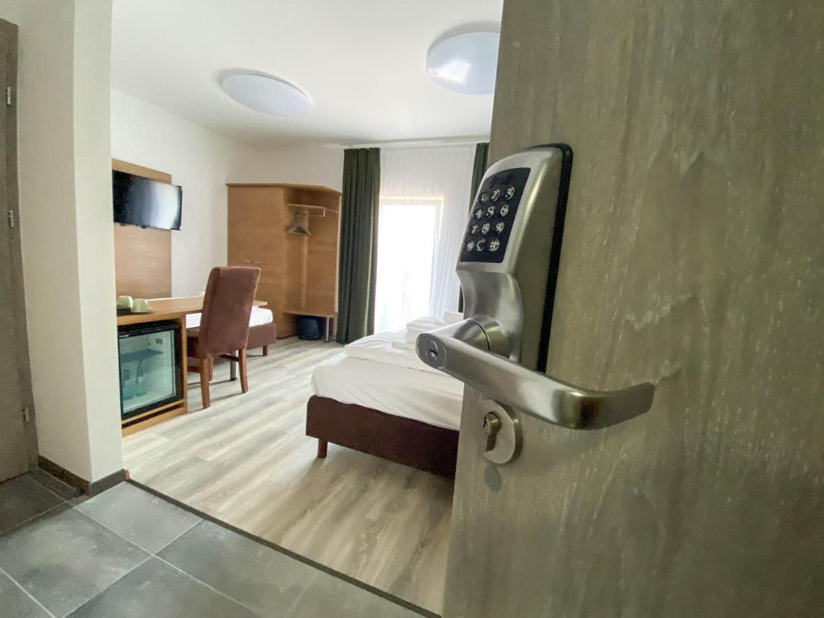 Gede Apartment *
