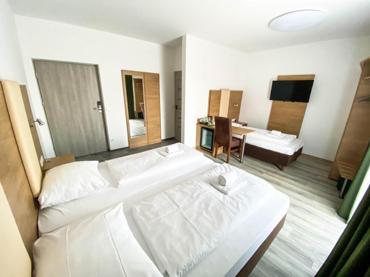 Gede Apartment *