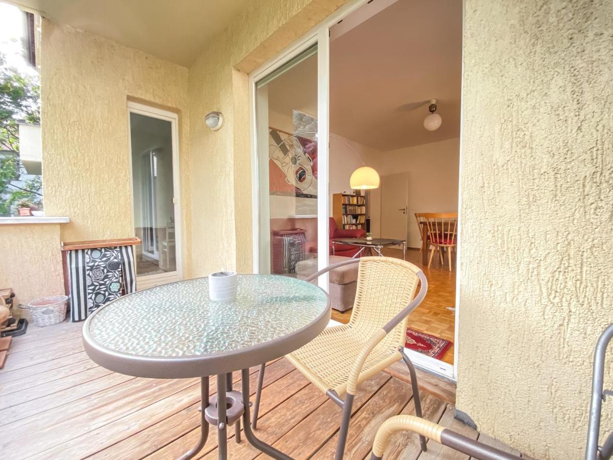 Appartement Historische 3raum Zentrumsnah In - Balkon, Tv, Marmorbad, Privatbibliothek