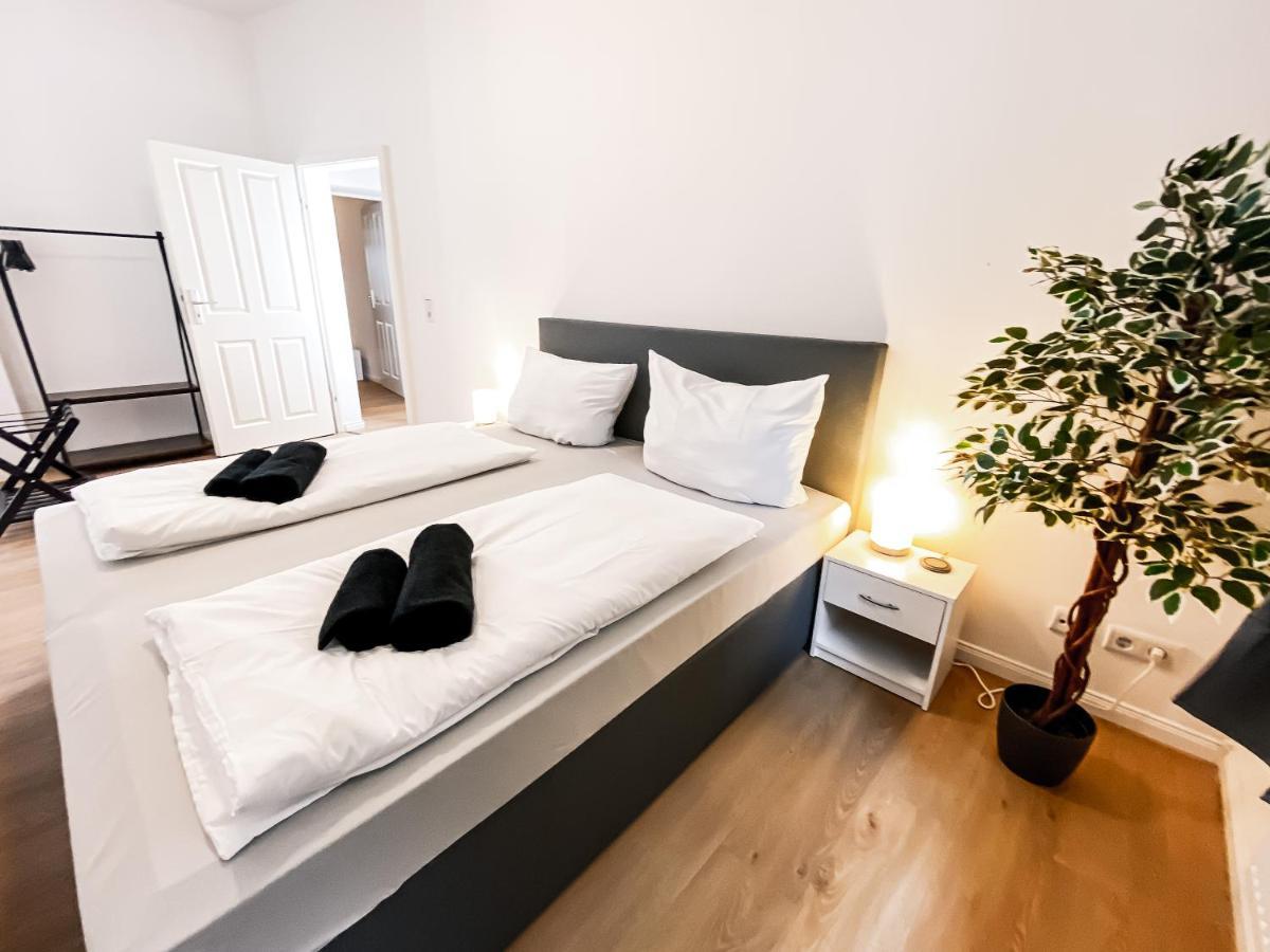 Moderne 3 Schlafzimmer Mit Modernem Bad, Kueche, Waschmaschine Und Trockner Apartment *