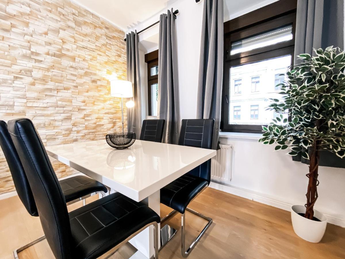 Moderne 3 Schlafzimmer Mit Modernem Bad, Kueche, Waschmaschine Und Trockner Apartment Leipzig