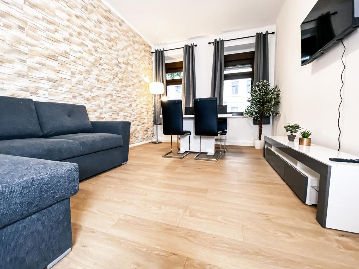 Moderne 3 Schlafzimmer Mit Modernem Bad, Kueche, Waschmaschine Und Trockner Apartment *