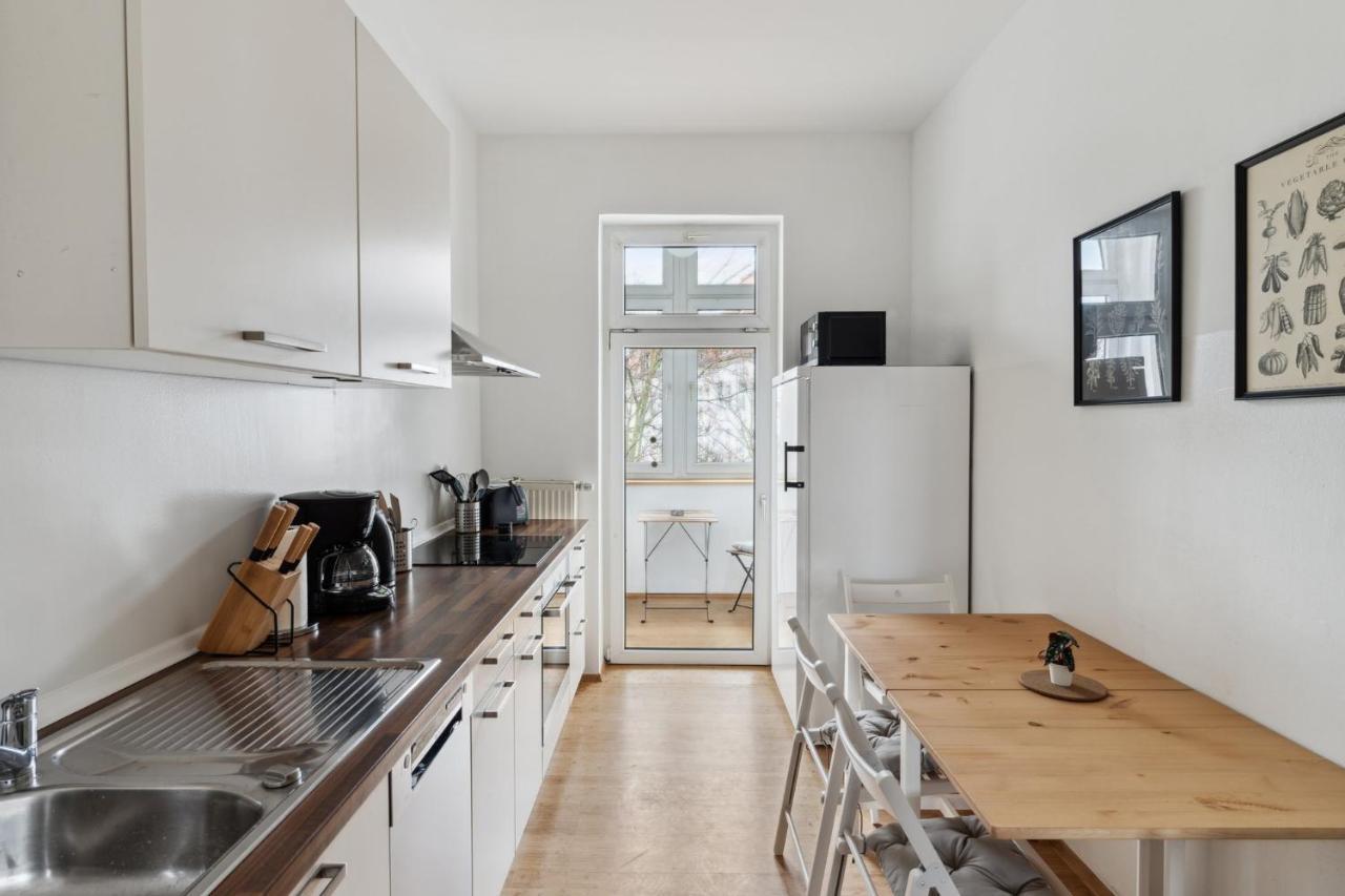 Appartement Fuer 13 Gaeste, 5 Schlafzimmer, 2 Baeder, 2 Loggia's, Zentrum Ost Leipzig