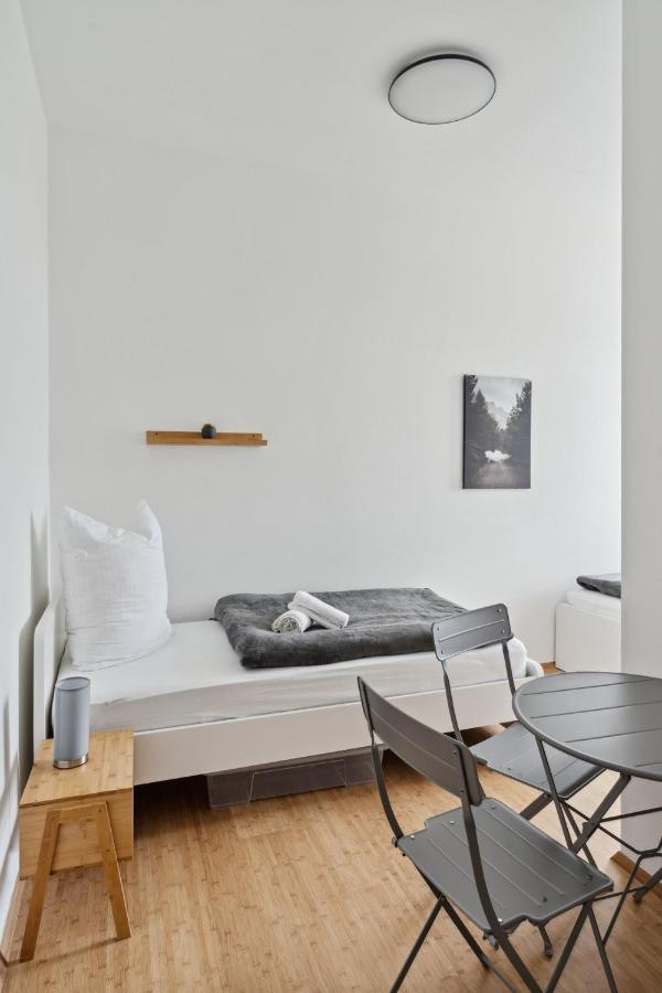 Fuer 13 Gaeste, 5 Schlafzimmer, 2 Baeder, 2 Loggia's, Zentrum Ost Leipzig