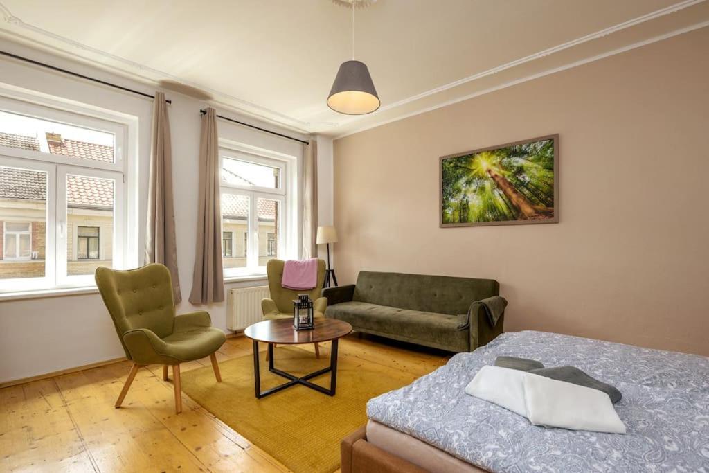 Your Sunny Castle Apartment *