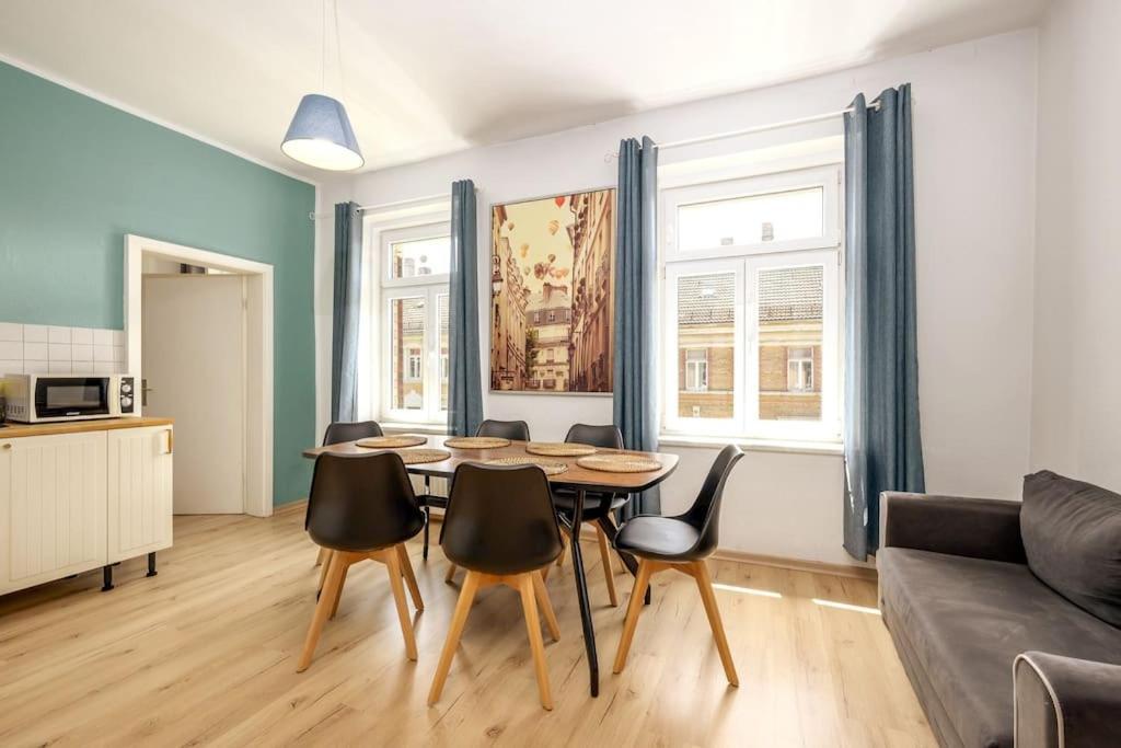 Your Sunny Castle Apartment *