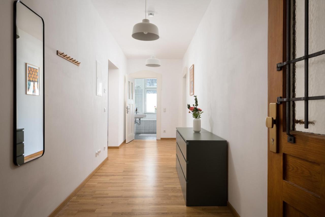 Sehr Zentrale Naehe Des Bahnhofs In Fuer Bis Zu 10 Personen Appartement