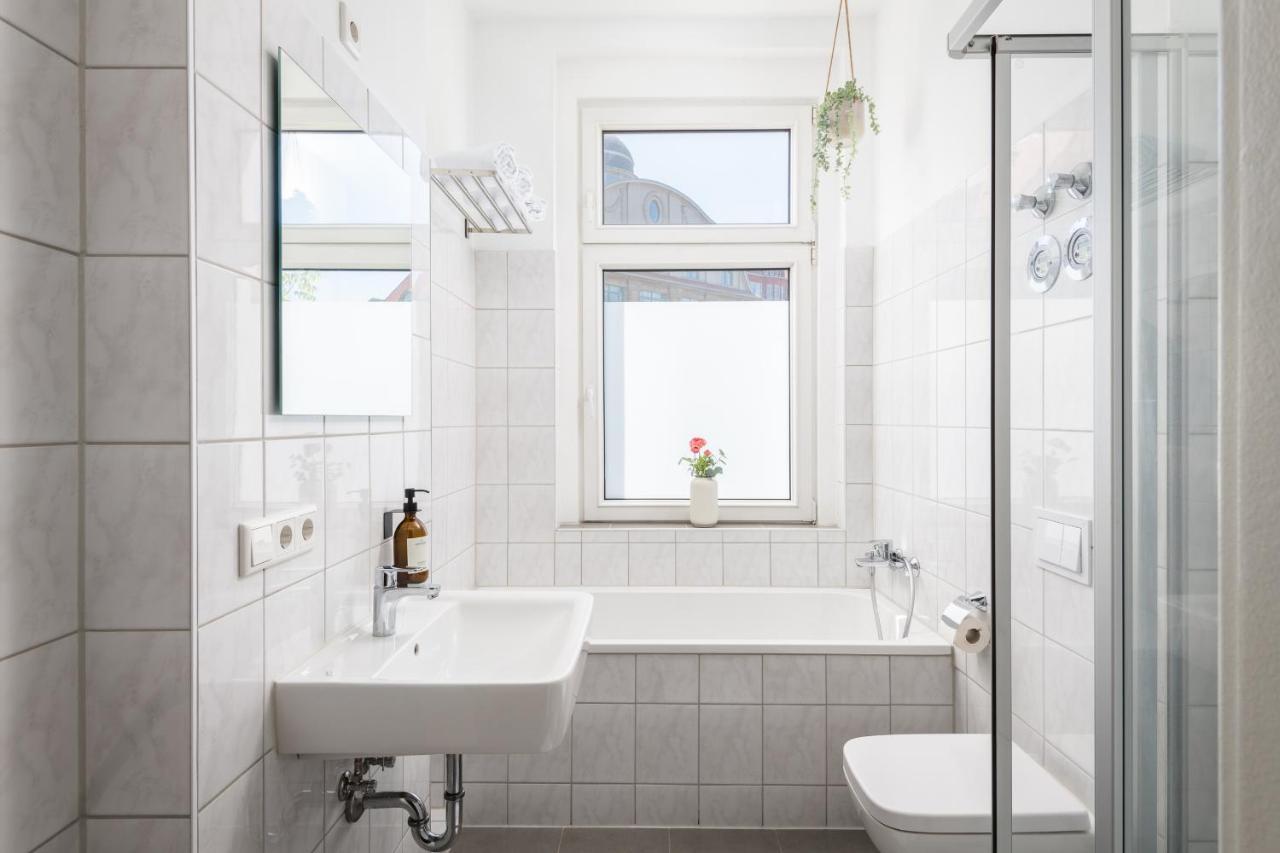Appartement Sehr Zentrale Naehe Des Bahnhofs In Fuer Bis Zu 10 Personen Leipzig
