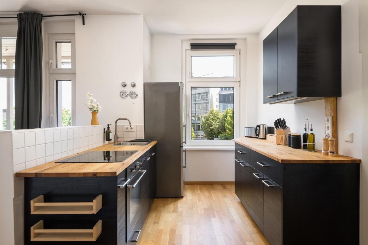 Appartement Sehr Zentrale Naehe Des Bahnhofs In Fuer Bis Zu 10 Personen Leipzig