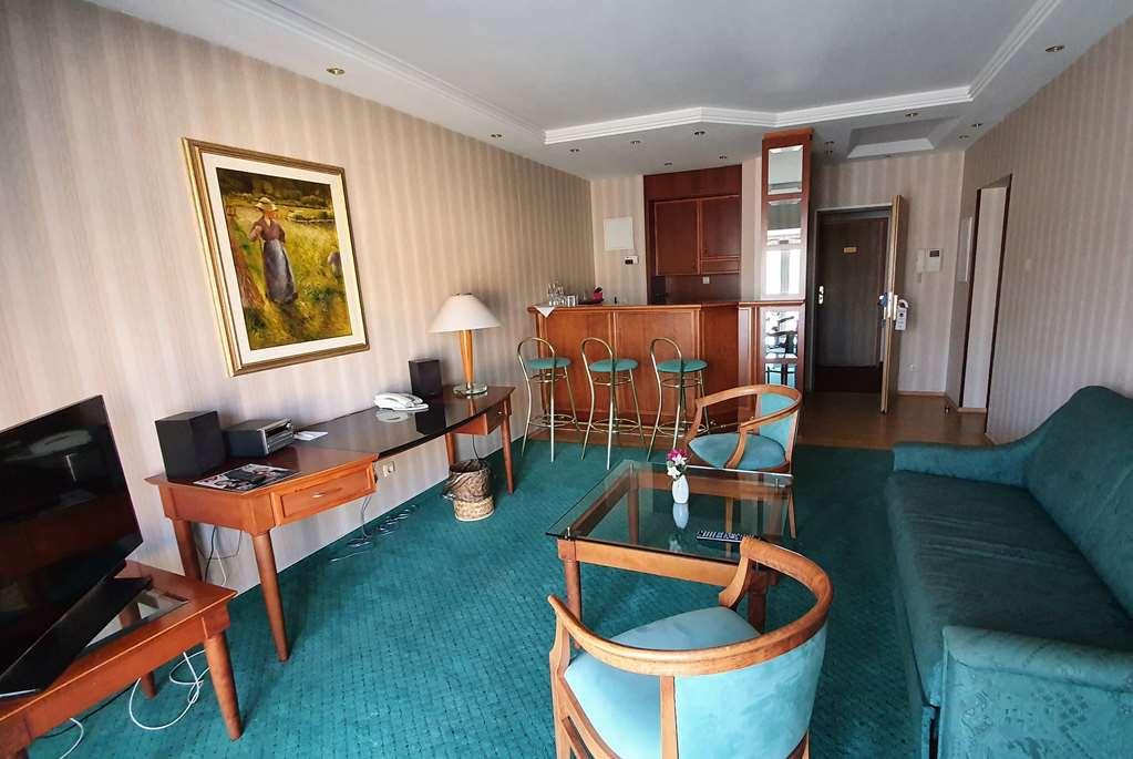 Amedia Hotel&suites 4*