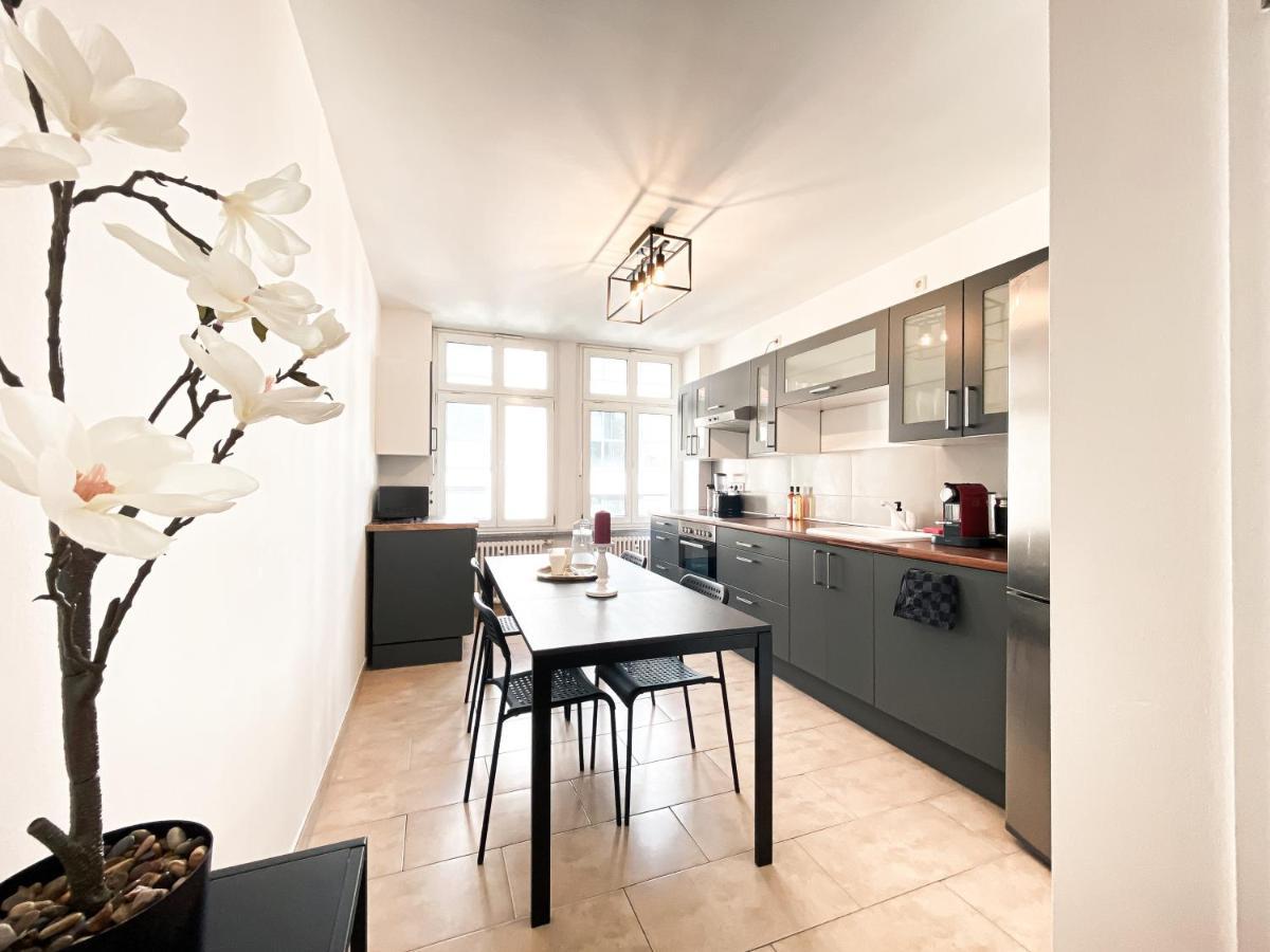 Zentrale Mit Parkplatz, 2 Schlafzimmern, Kueche, Waschmaschine & Balkon Appartement Leipzig