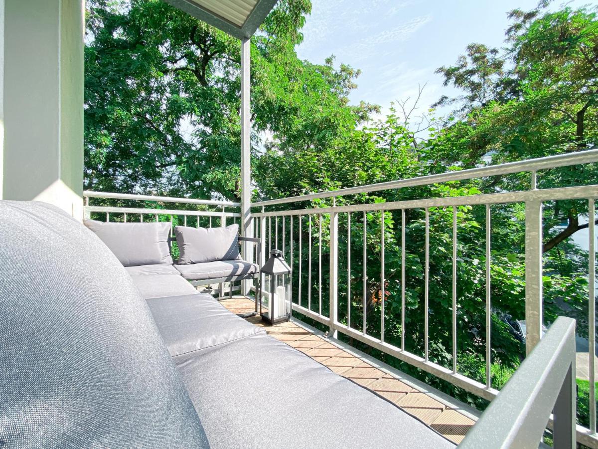 Zentrale Mit Parkplatz, 2 Schlafzimmern, Kueche, Waschmaschine & Balkon Appartement Leipzig