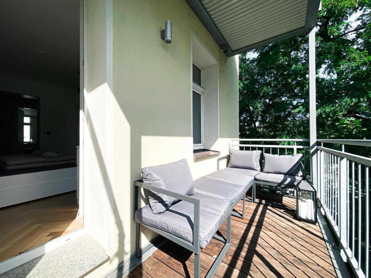 Zentrale Mit Parkplatz, 2 Schlafzimmern, Kueche, Waschmaschine & Balkon Appartement Leipzig