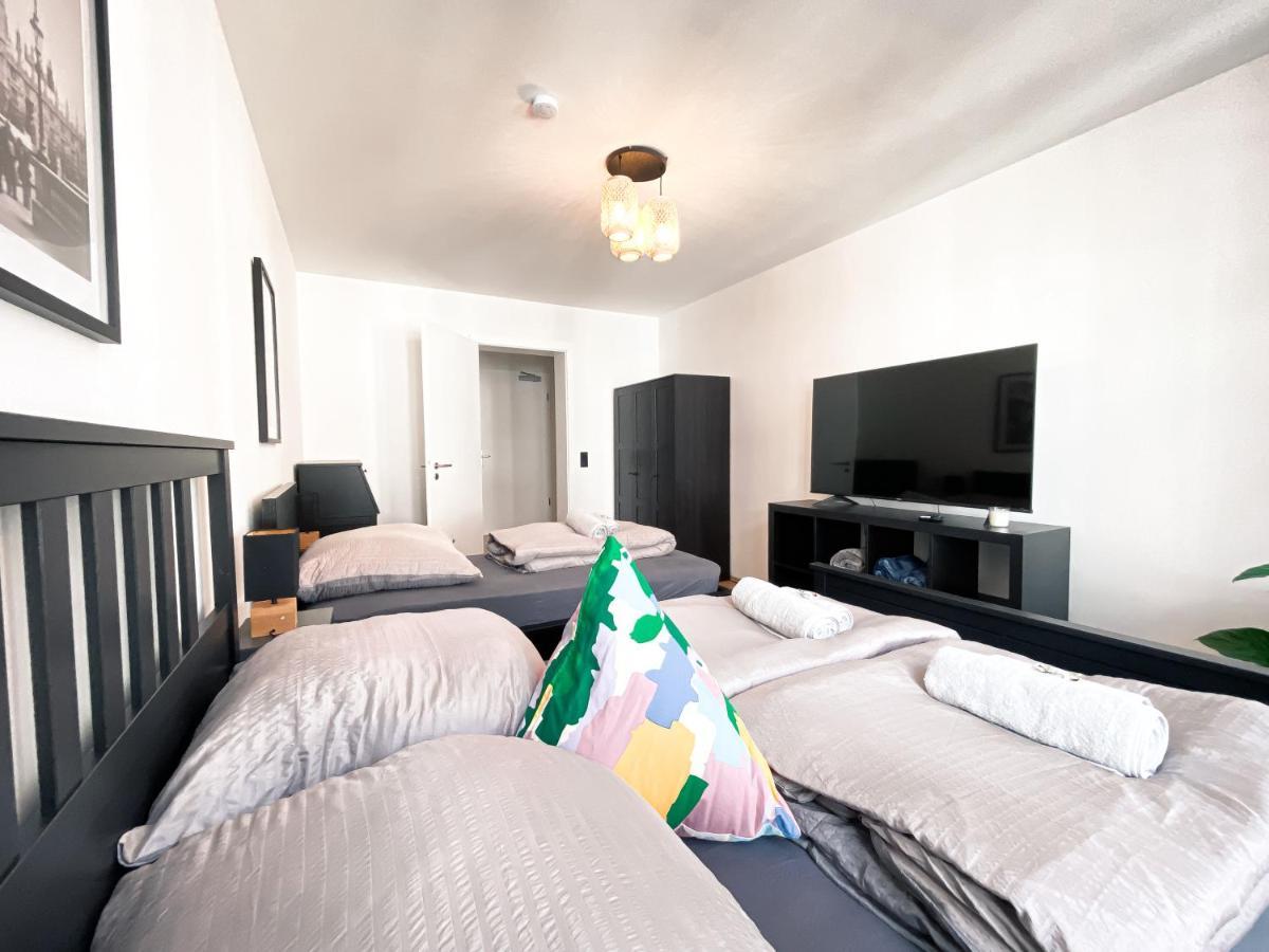 Zentrale Mit Parkplatz, 2 Schlafzimmern, Kueche, Waschmaschine & Balkon Appartement Leipzig