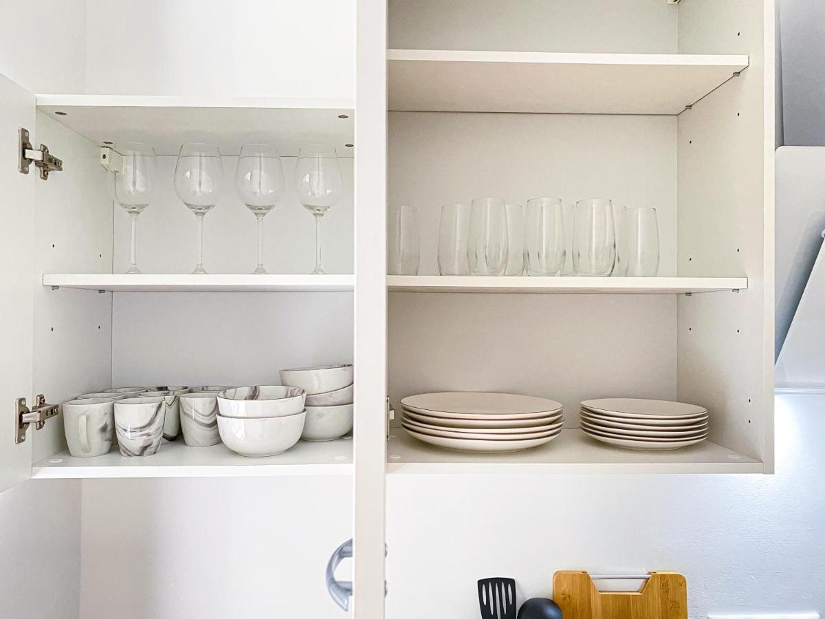 Freundliche Mit Regendusche, Kueche, Waschmaschine&trockner, Tv, Wlan Appartement *