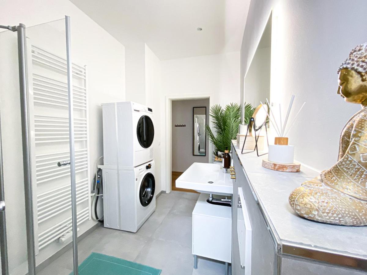 Freundliche Mit Regendusche, Kueche, Waschmaschine&trockner, Tv, Wlan Appartement Leipzig