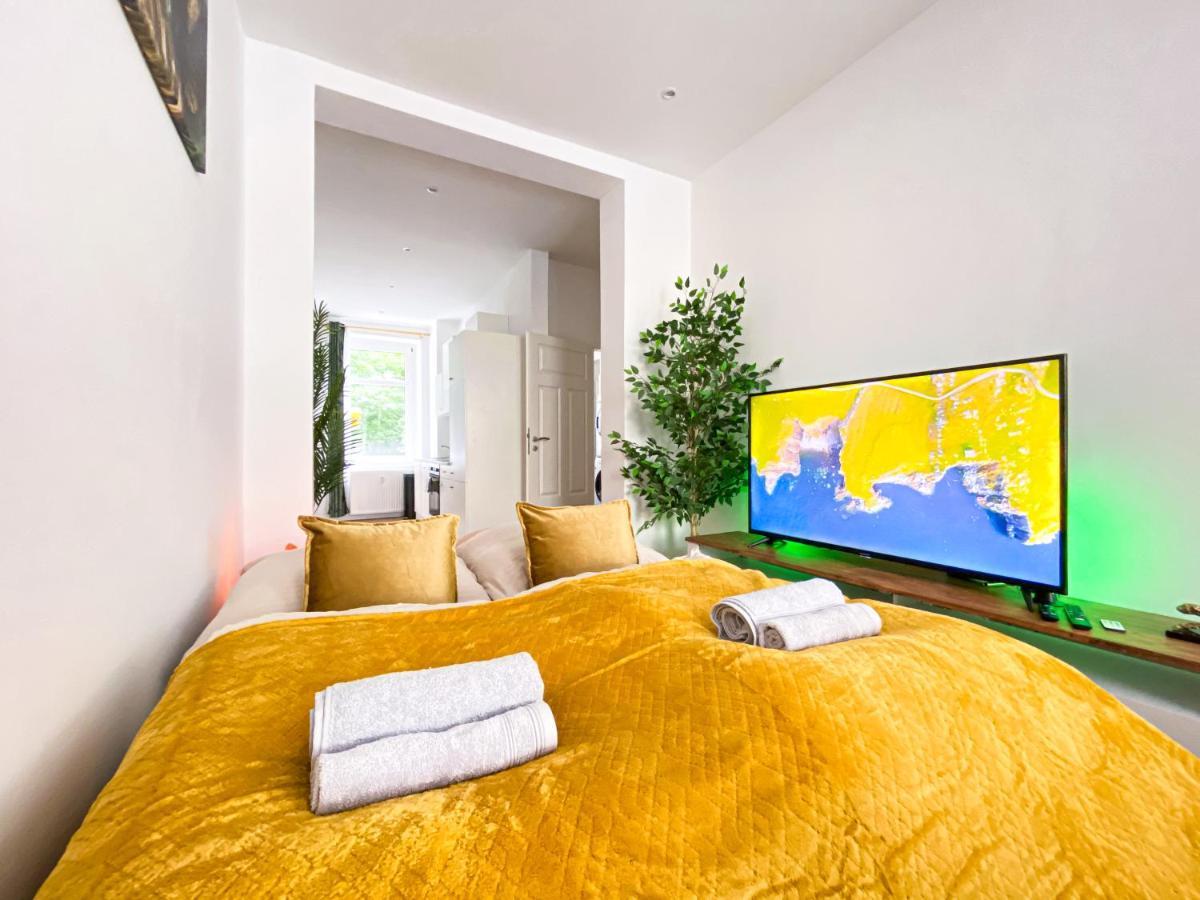 Freundliche Mit Regendusche, Kueche, Waschmaschine&trockner, Tv, Wlan Appartement Leipzig