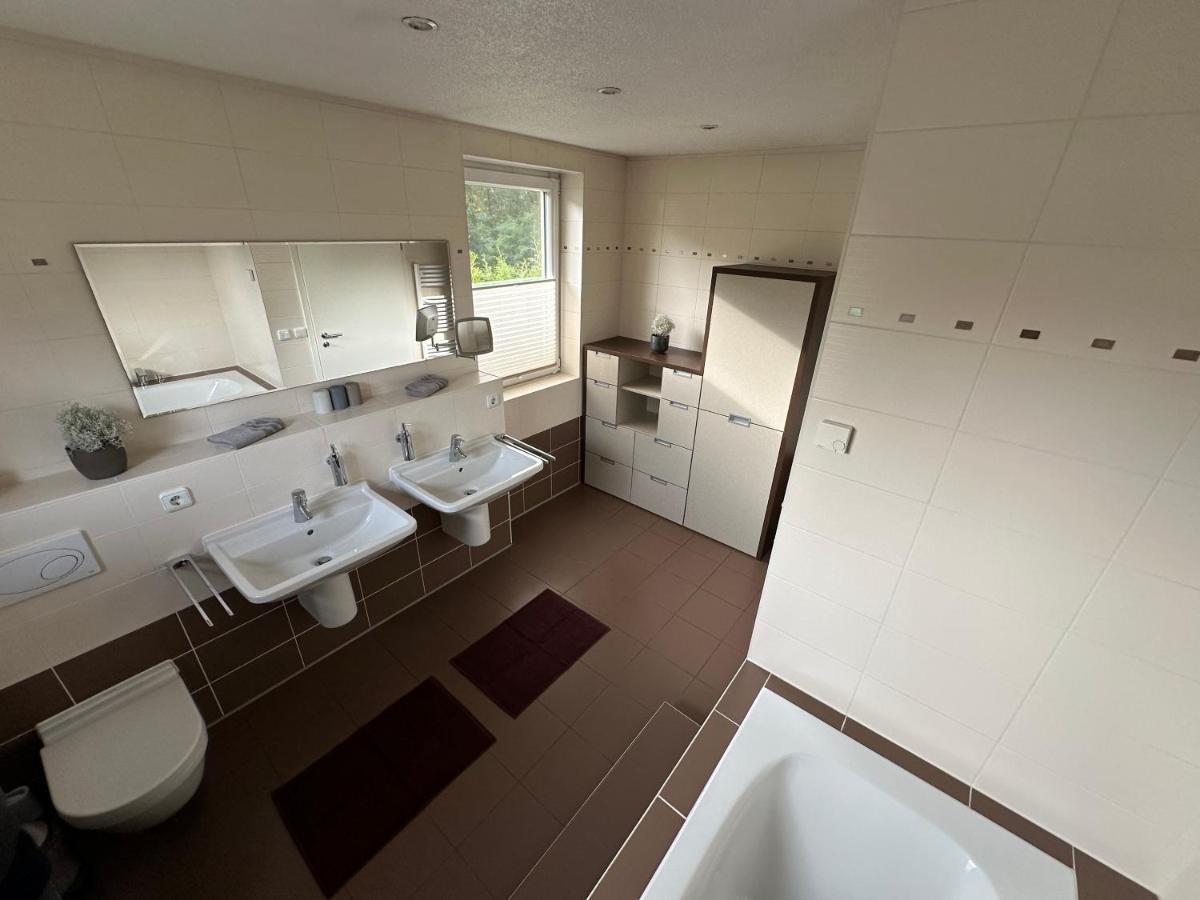 Stadtvilla In 7 Personen 3 Schlafzimmer 2 Baeder Garten Und Terrasse Zentral Gelegen Messe Innenstadt Seen Leipzig