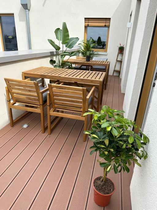 Moderne Penthousewohnung In Zentrumsnaehe *