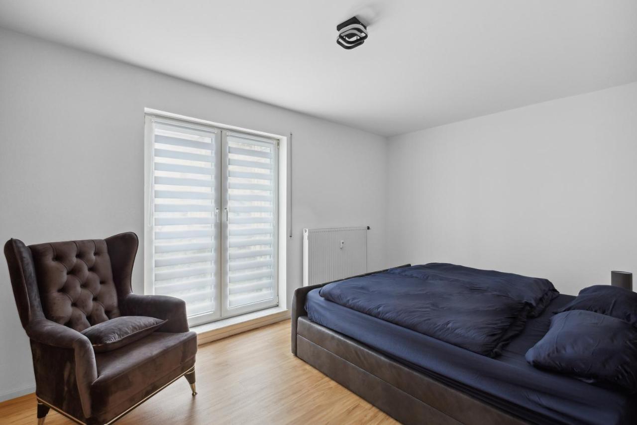 Eindrucksvolle Zwei-zimmer-wohnung Mit Balkon Und Grosser Kueche Appartement