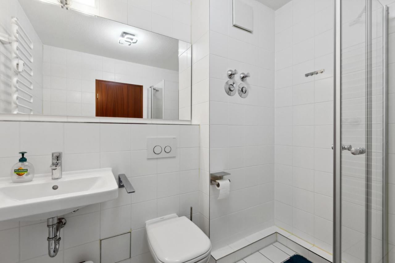 Eindrucksvolle Zwei-zimmer-wohnung Mit Balkon Und Grosser Kueche Appartement