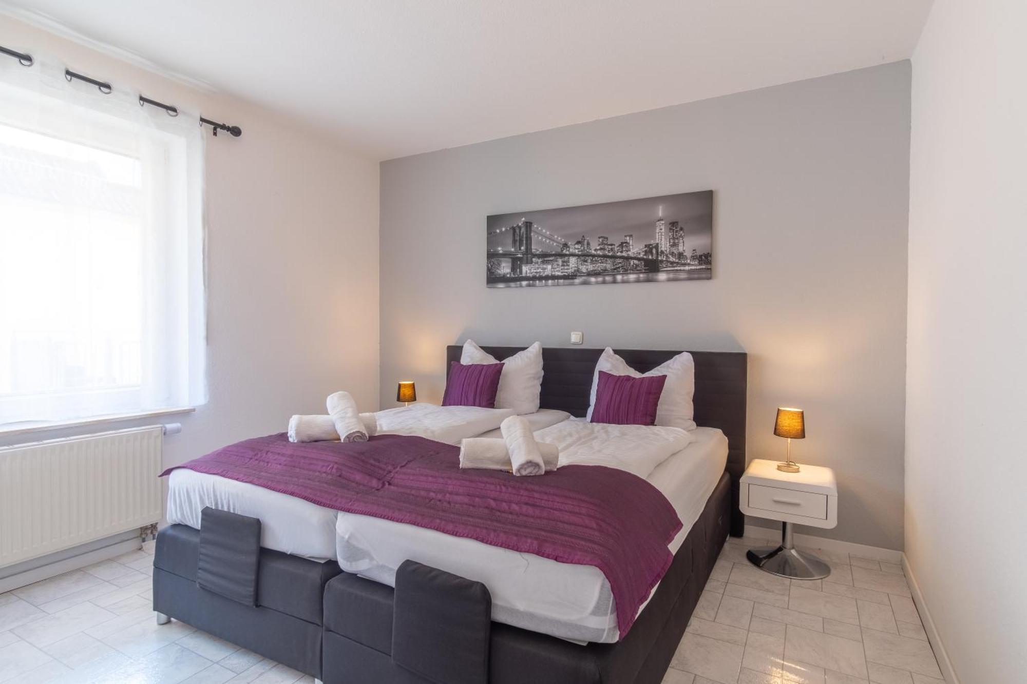 Appartement Arbeitsplatz, Balkon, Tiefgarage Naehe Neue Messe *