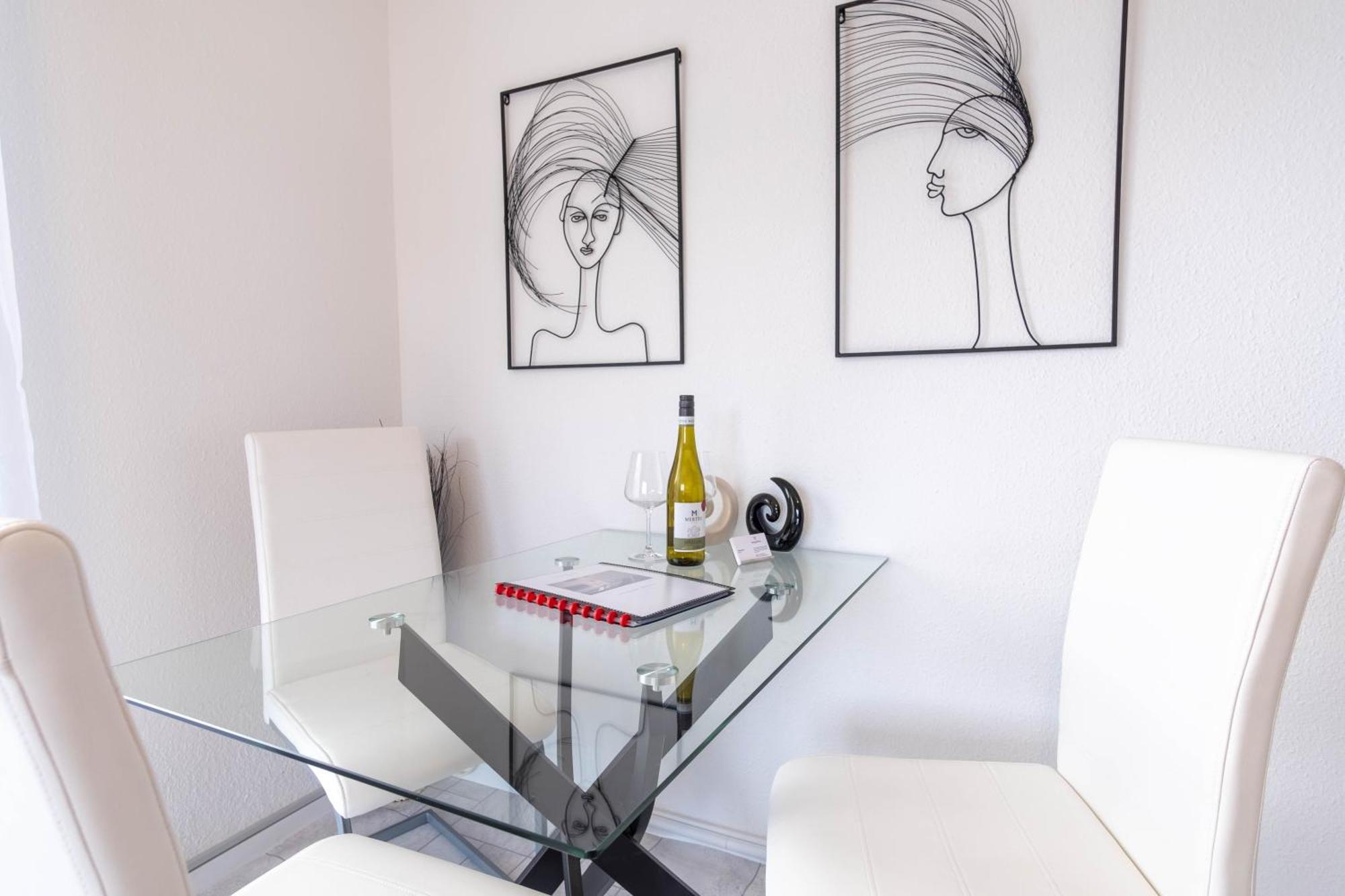 Appartement Arbeitsplatz, Balkon, Tiefgarage Naehe Neue Messe Leipzig