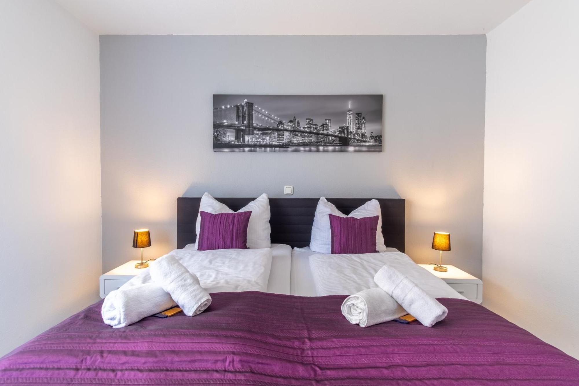 Appartement Arbeitsplatz, Balkon, Tiefgarage Naehe Neue Messe