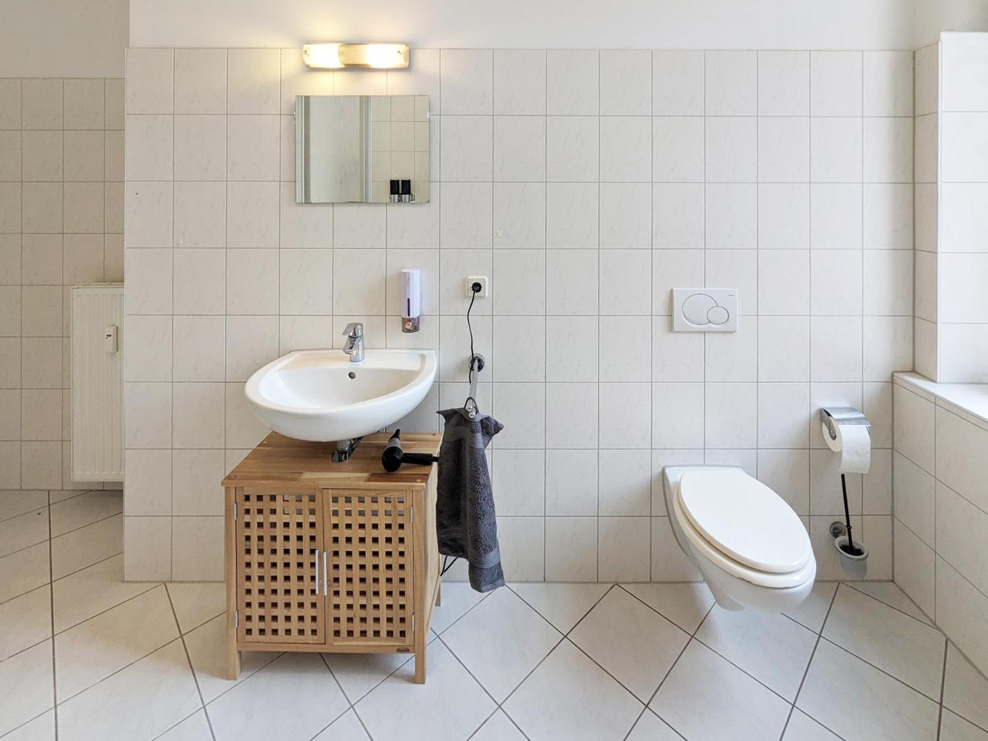 Monteurdreams-de Zentrale, Grosse 5z Wohnung, 2 Baeder, Kueche Appartement Leipzig