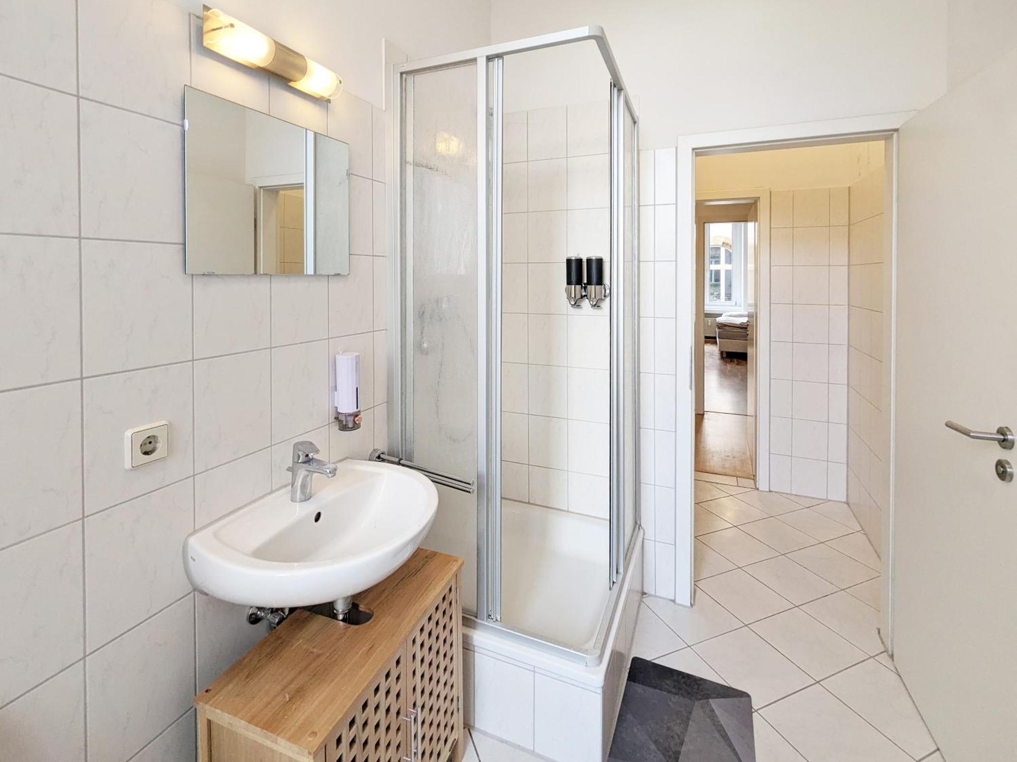 Monteurdreams-de Zentrale, Grosse 5z Wohnung, 2 Baeder, Kueche Appartement *
