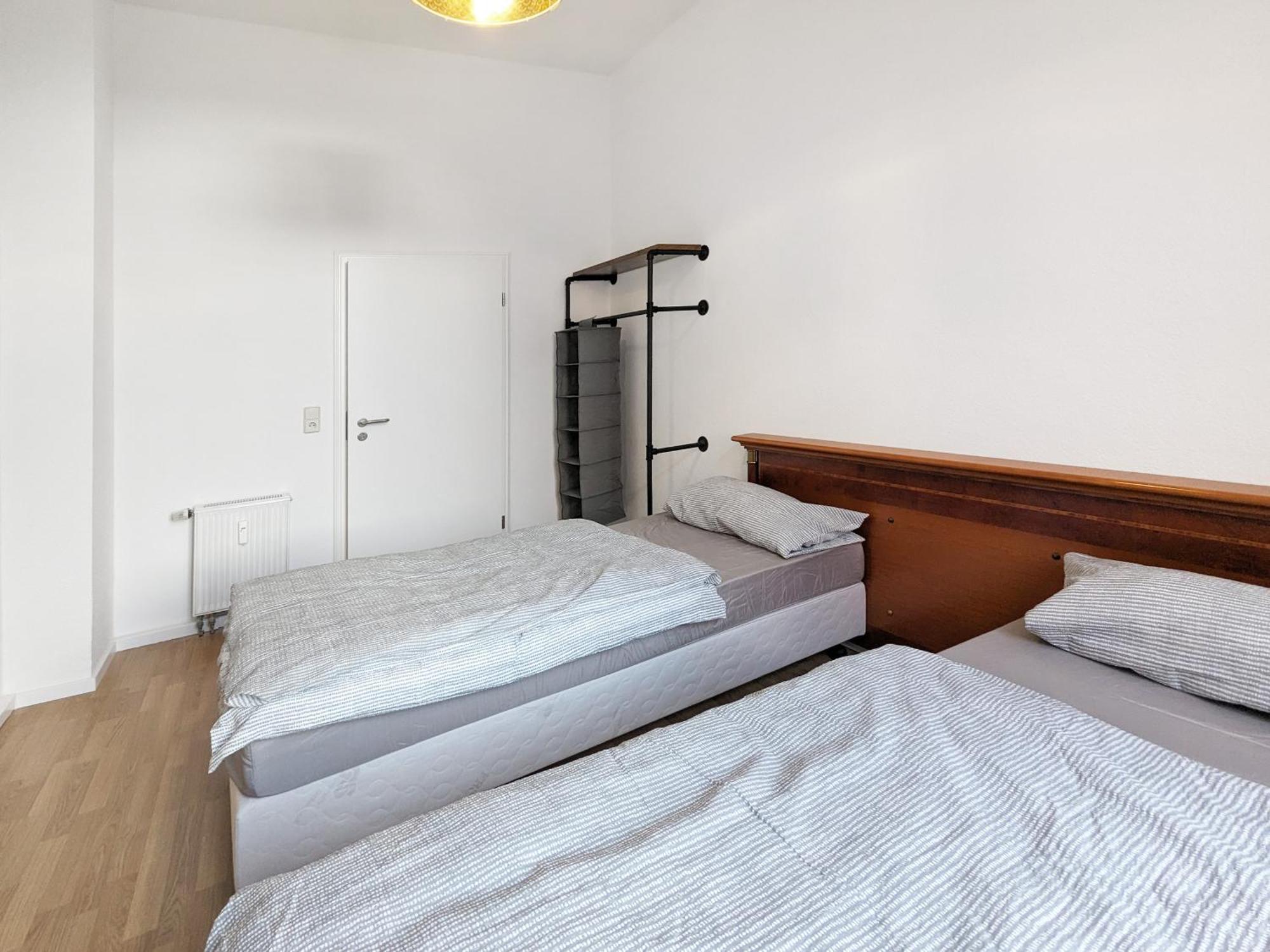 Appartement Monteurdreams-de Zentrale, Grosse 5z Wohnung, 2 Baeder, Kueche *