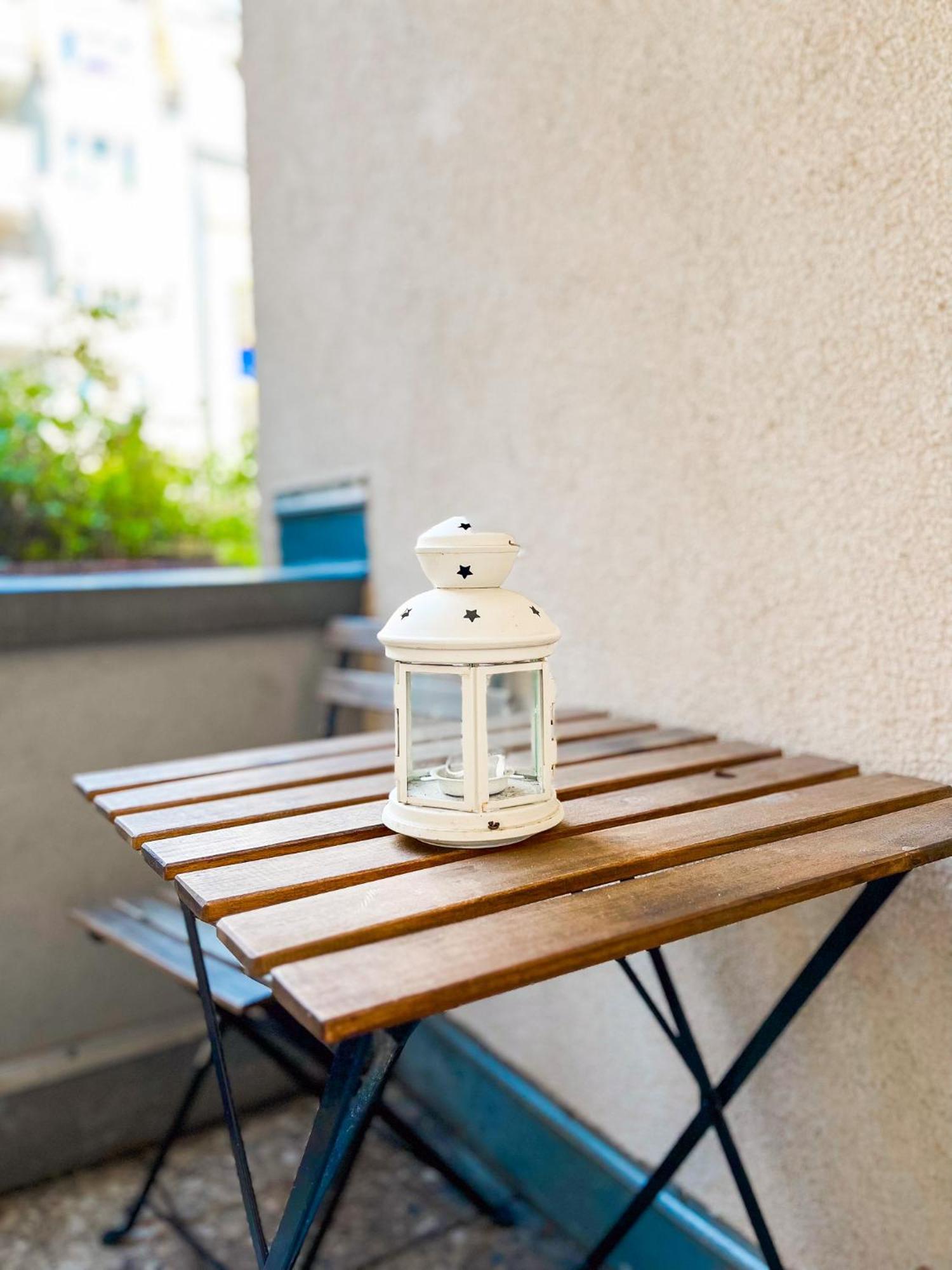 2 Mit Terrasse Und Tiefgaragenstellplatz In Zentrum Von Appartement