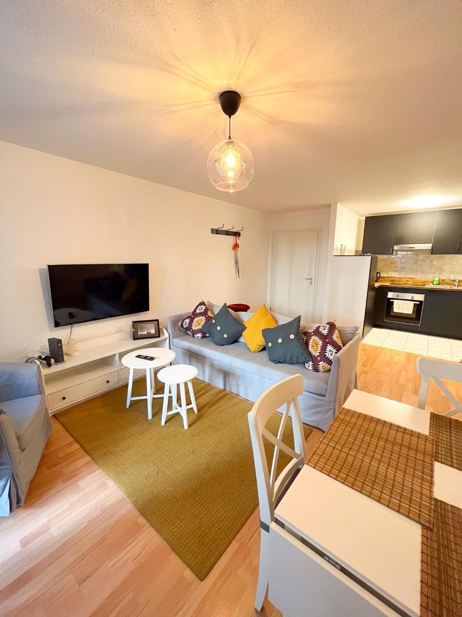 2 Mit Terrasse Und Tiefgaragenstellplatz In Zentrum Von Appartement