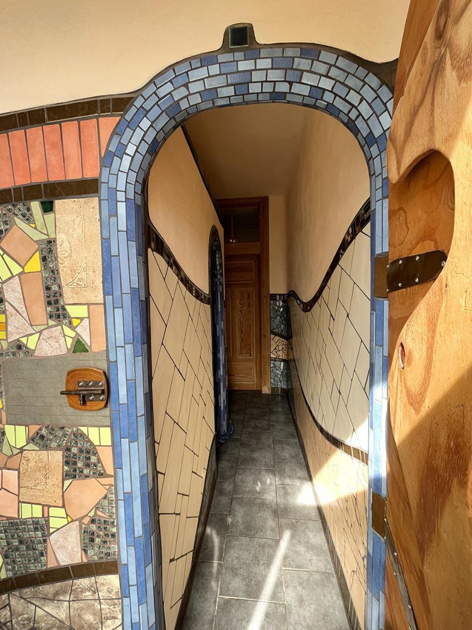 Homeplanet Hostel *