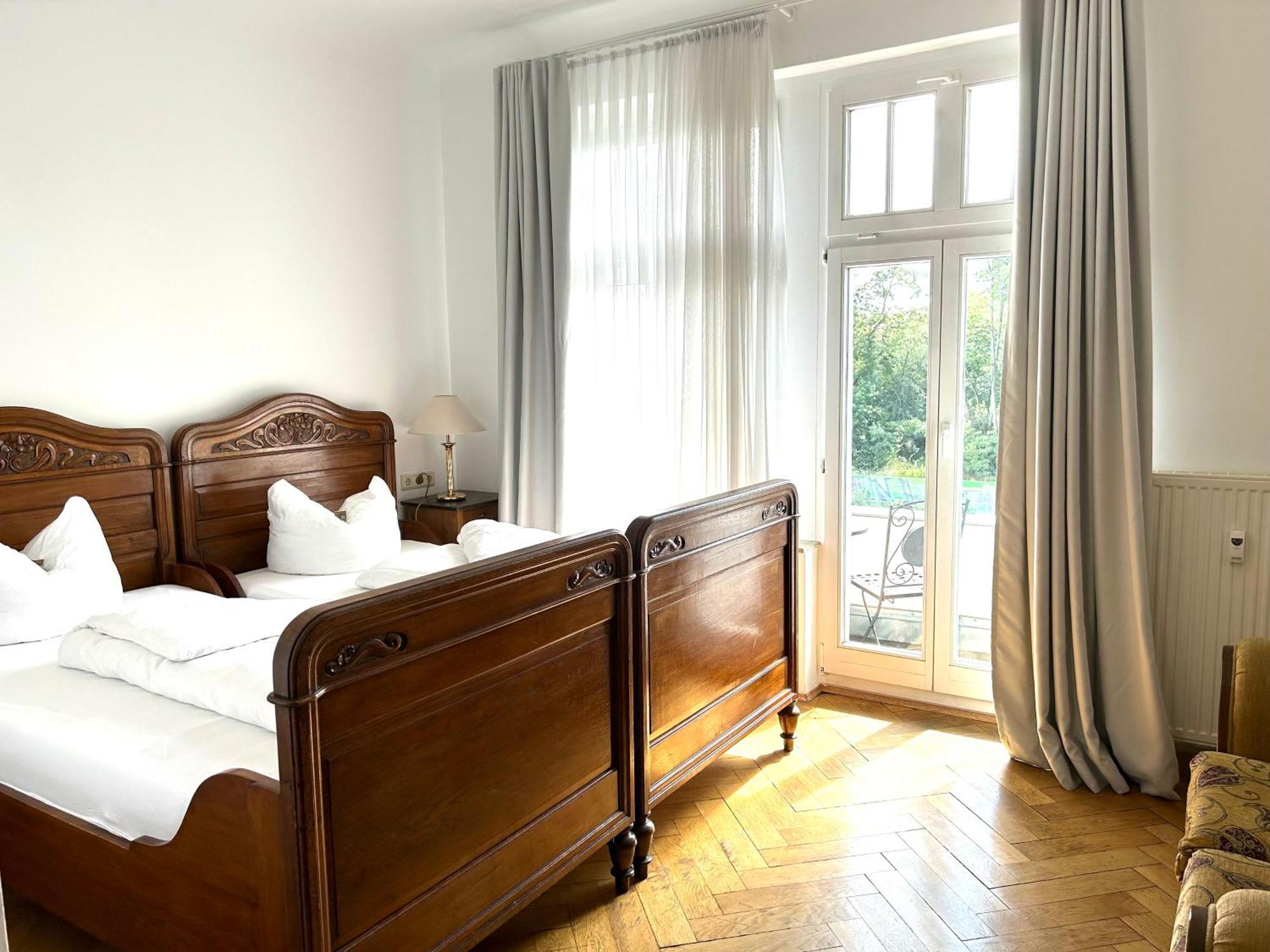 Jahrhunderthotel Hotel