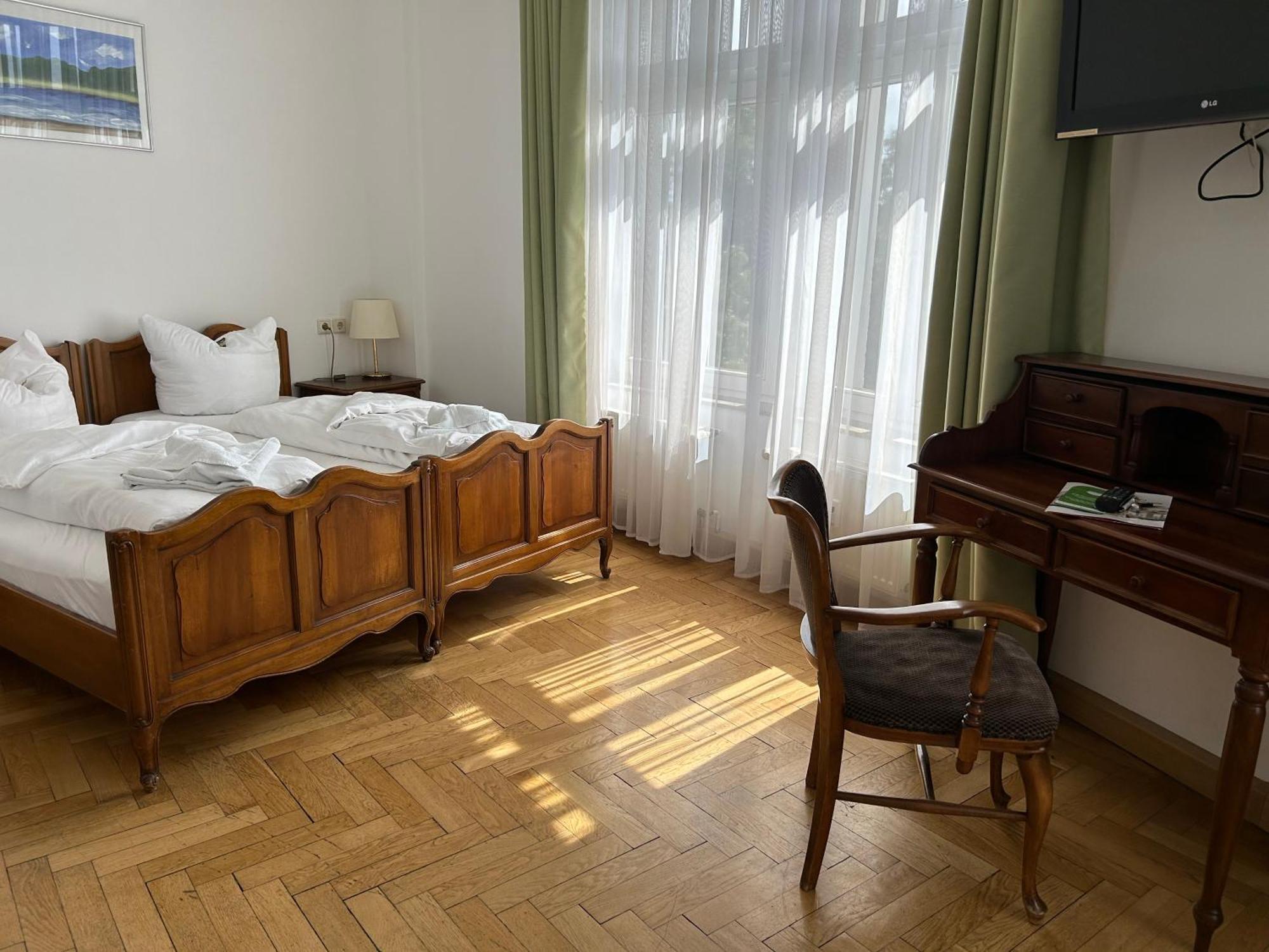 Jahrhunderthotel