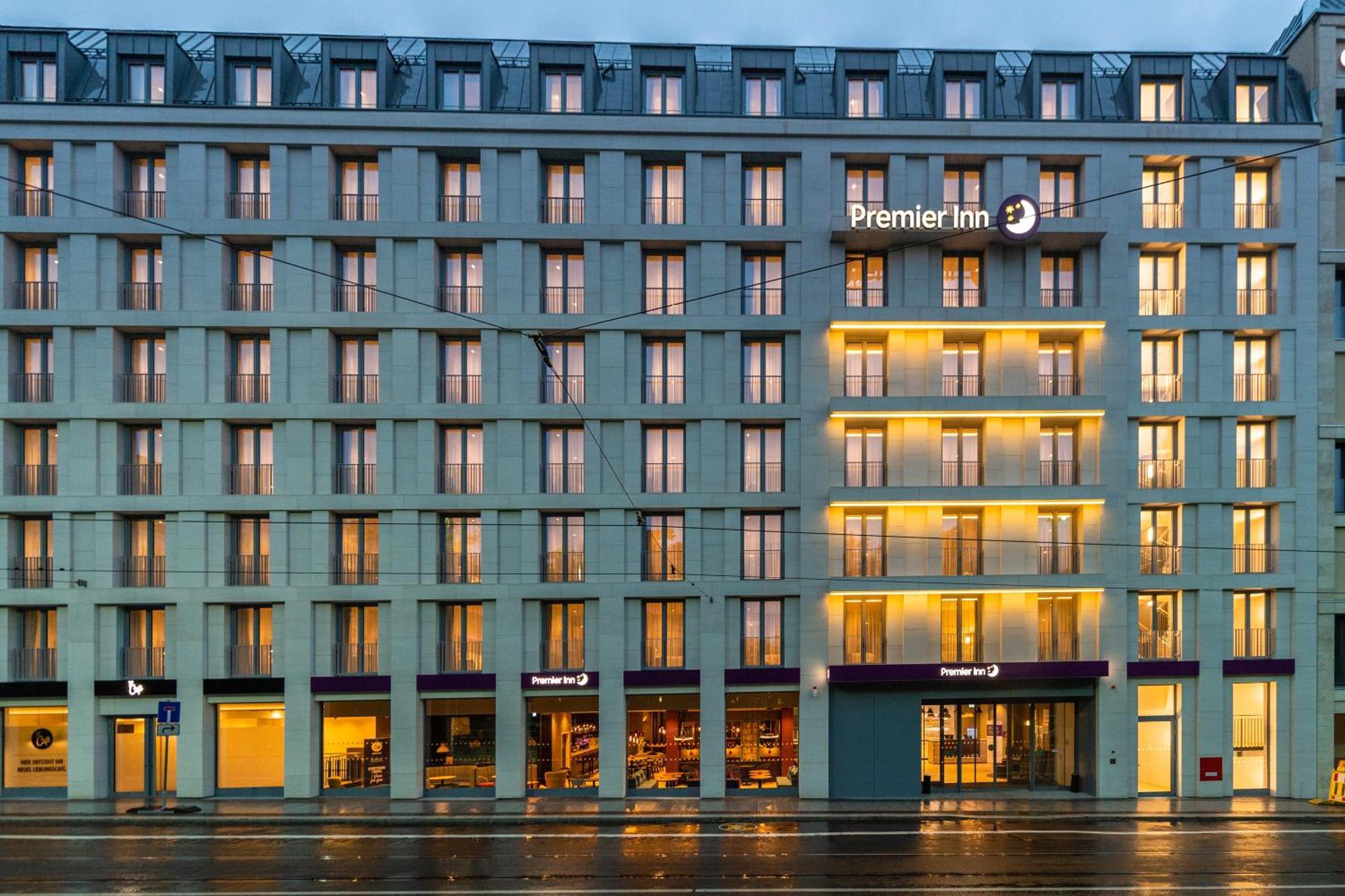 Premier Oper Hotel