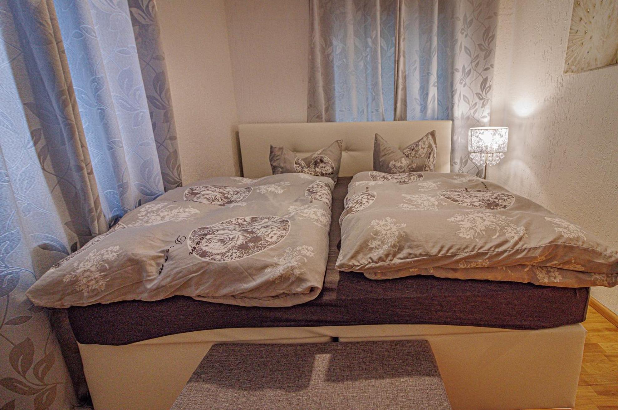 Appartement Wohnen Ueber Einem Mediterranen Restaurant,apartment 2 Oder 3 Leipzig