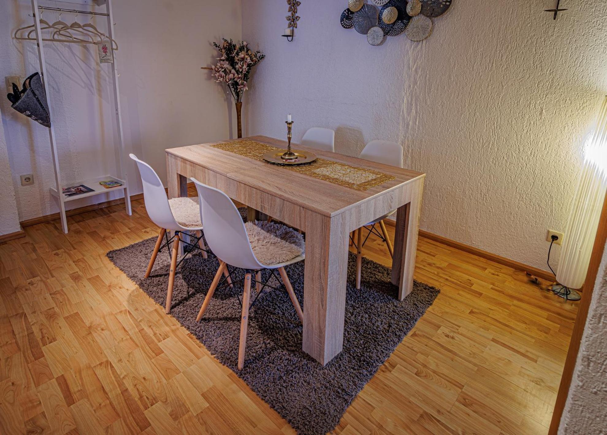 Appartement Wohnen Ueber Einem Mediterranen Restaurant,apartment 2 Oder 3 Leipzig