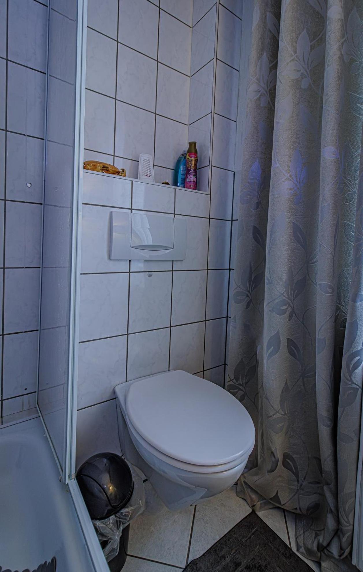 Appartement Wohnen Ueber Einem Mediterranen Restaurant,apartment 2 Oder 3 Leipzig