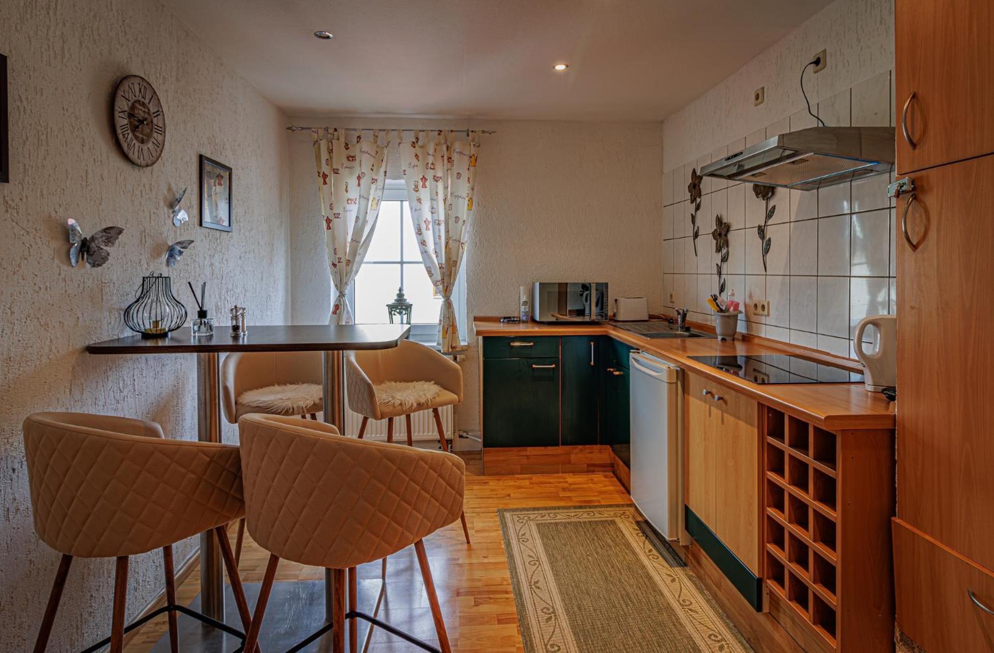 Appartement Wohnen Ueber Einem Mediterranen Restaurant,apartment 2 Oder 3